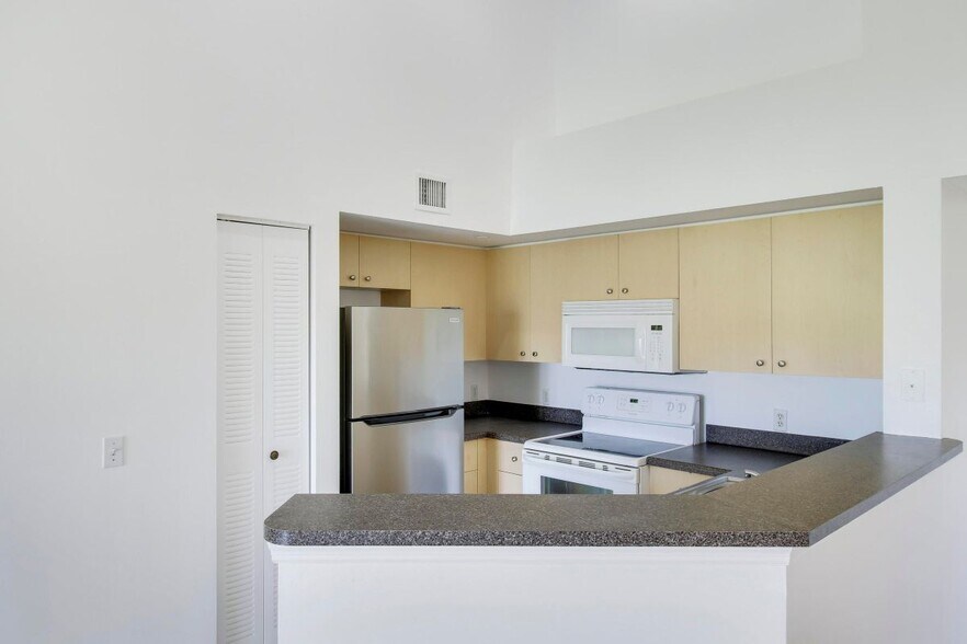 Building Photo - 4151 San Marino Blvd