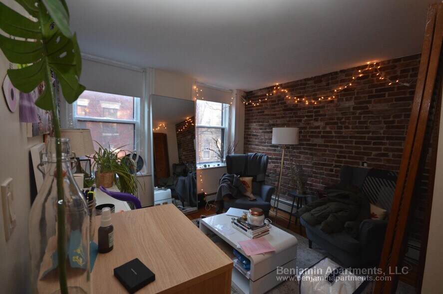 Primary Photo - 36 Garden St