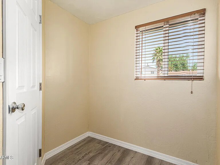 Building Photo - 703 E Taylor St