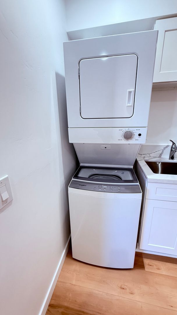 Building Photo - $1,000 of first months rent!!  - Brand New Studio w/ In Unit Washer & Dryer