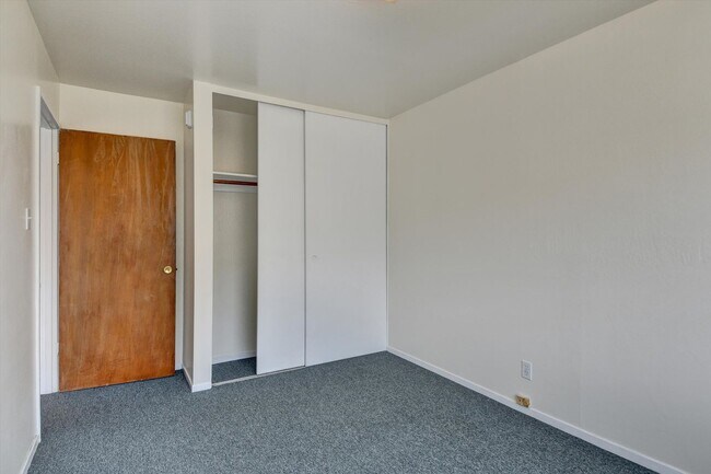 Building Photo - 90 Terra Vista Ave