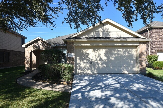 Primary Photo - 3306 Southern Grove Ln