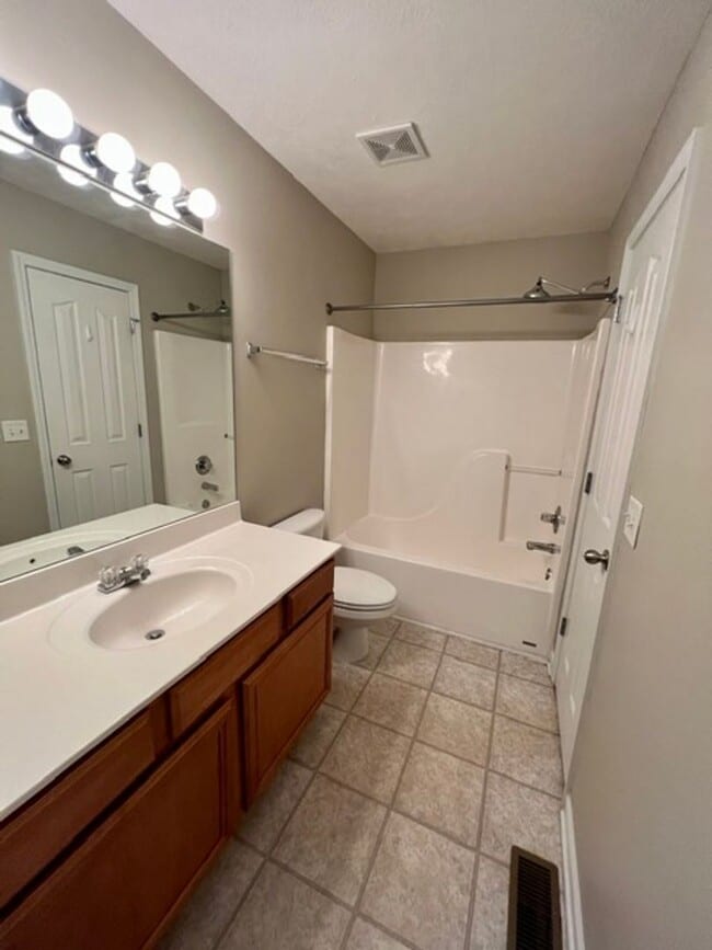 Building Photo - *END UNIT* 2 Bed, 2.5 Bath Townhome in The Cottages at Indian Park