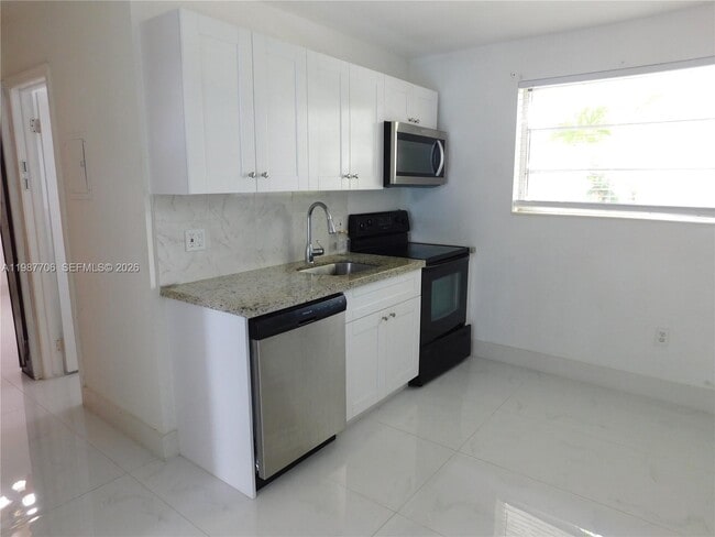 Building Photo - 6700 SW 97th Ave