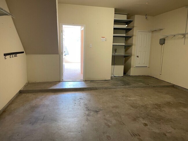 Building Photo - Available Now! Bright & Spacious 3BR/2.5BA with Loft and Two-Car Garage in Sendero Springs