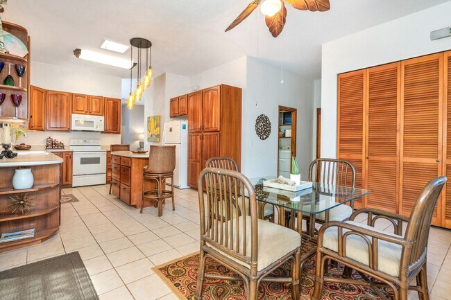 Building Photo - Fully Furnished, 3 Bed/3 Bath, Waiehu Heig...
