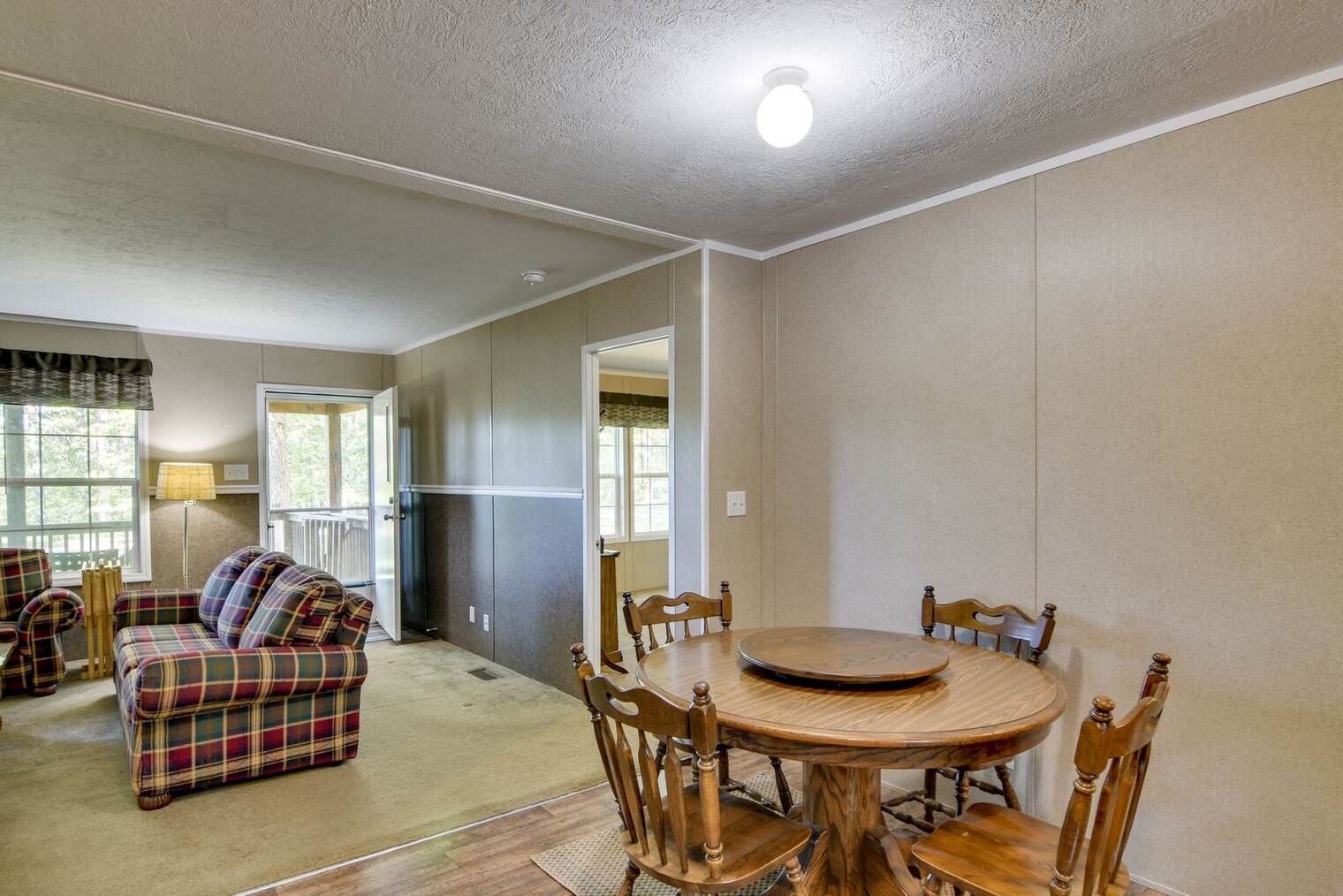 Building Photo - 499 Woods Ln
