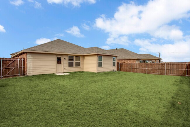 Building Photo - 409 Millbrook Ln
