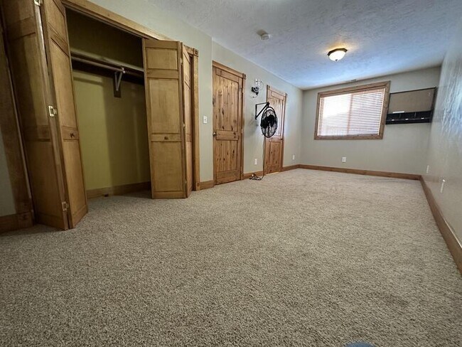 Building Photo - 113 Manilla Dr