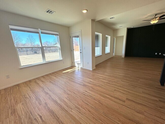 Building Photo - Stunning 3 bedroom, 2 bathroom home located in Bixby, Oklahoma!
