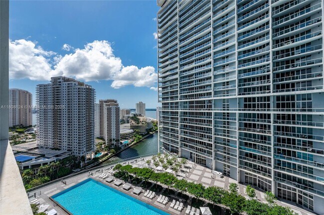 Building Photo - 475 Brickell Ave