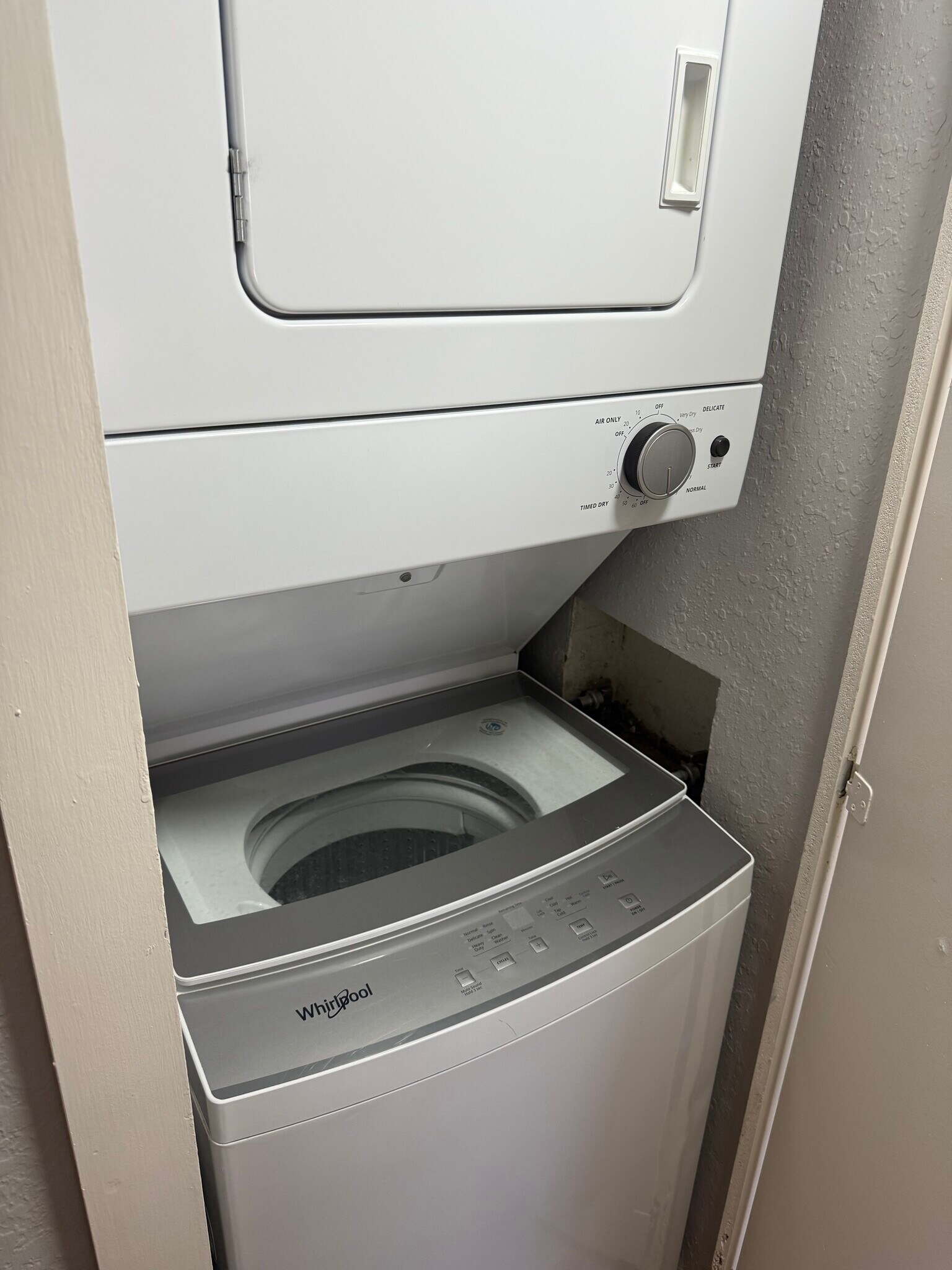 In-unit washer and dryer - 9249 Village Glen Dr