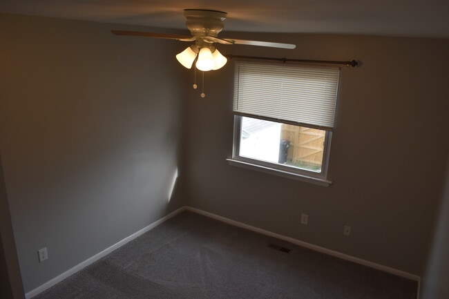 Building Photo - 5559 New Colony Dr