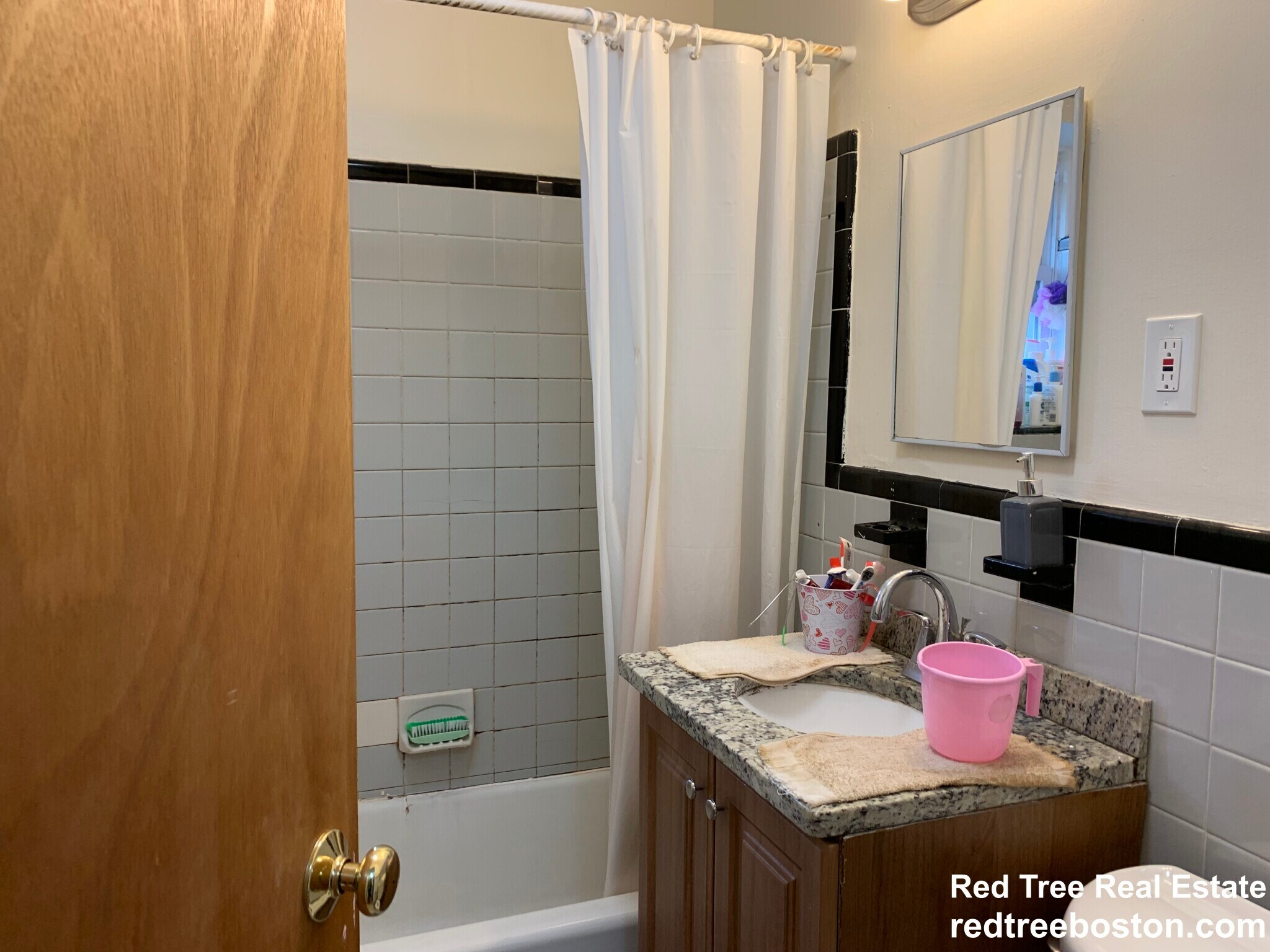 Building Photo - 59 Parkman St