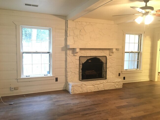 Building Photo - 2159 New Meadow Dr