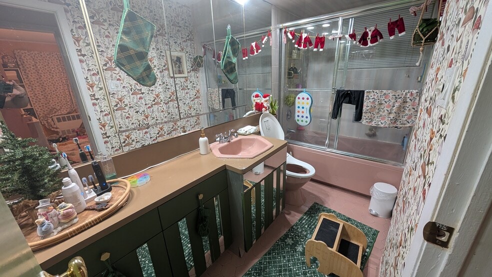 Building Photo - 18 Willben Ln