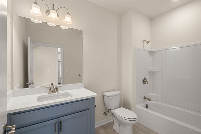 Building Photo - 2 Stratton Dr