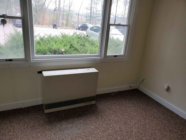 Living Room - 83 River Rd