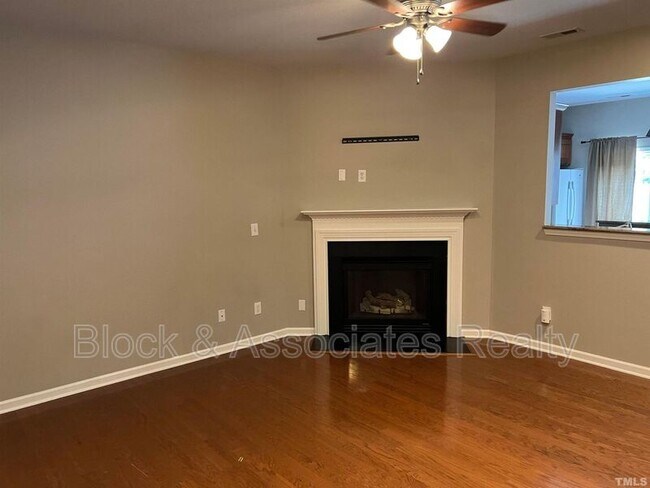 Building Photo - 2936 Settle In Ln