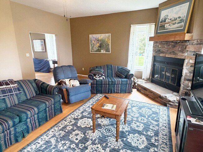 Building Photo - 5-Bedroom 2-Bath Updated Farmhouse on 10-acres with a Pond