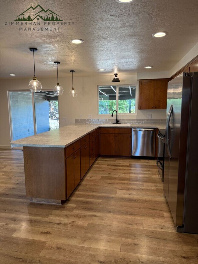 Building Photo - Beautiful Home in Hayden Bridge