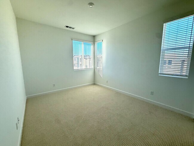 Building Photo - Amazing new home in San Marcos' best new d...