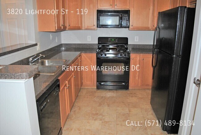 Building Photo - 3820 Lightfoot St