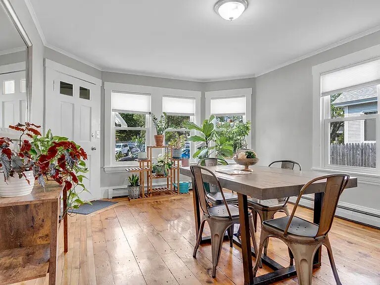 Building Photo - 10 W Elm St