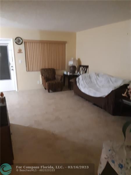 Building Photo - 2100 NE 51st Ct