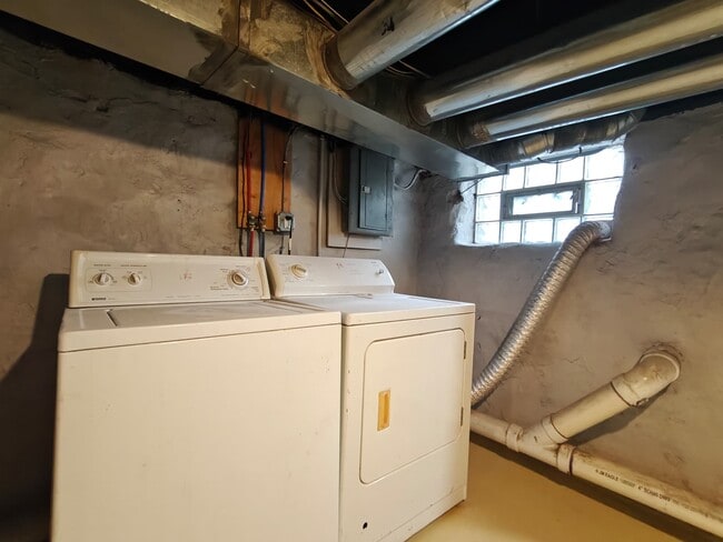 Building Photo - 312 N 59th St