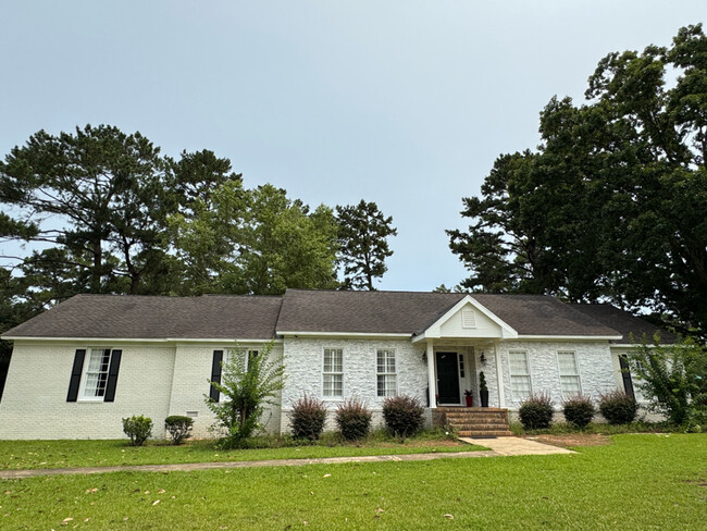 Building Photo - 2221 Wallington Dr