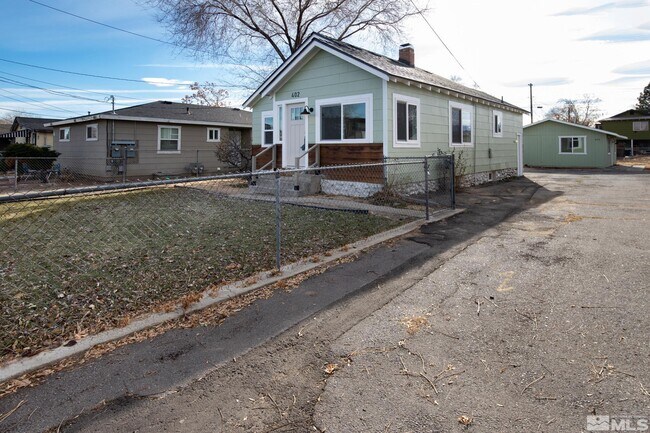 Building Photo - 402 Grand Canyon Blvd