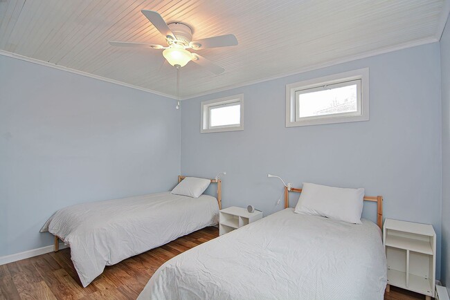 Building Photo - WINTER RENTAL:  Twin Lights - Utilities In...