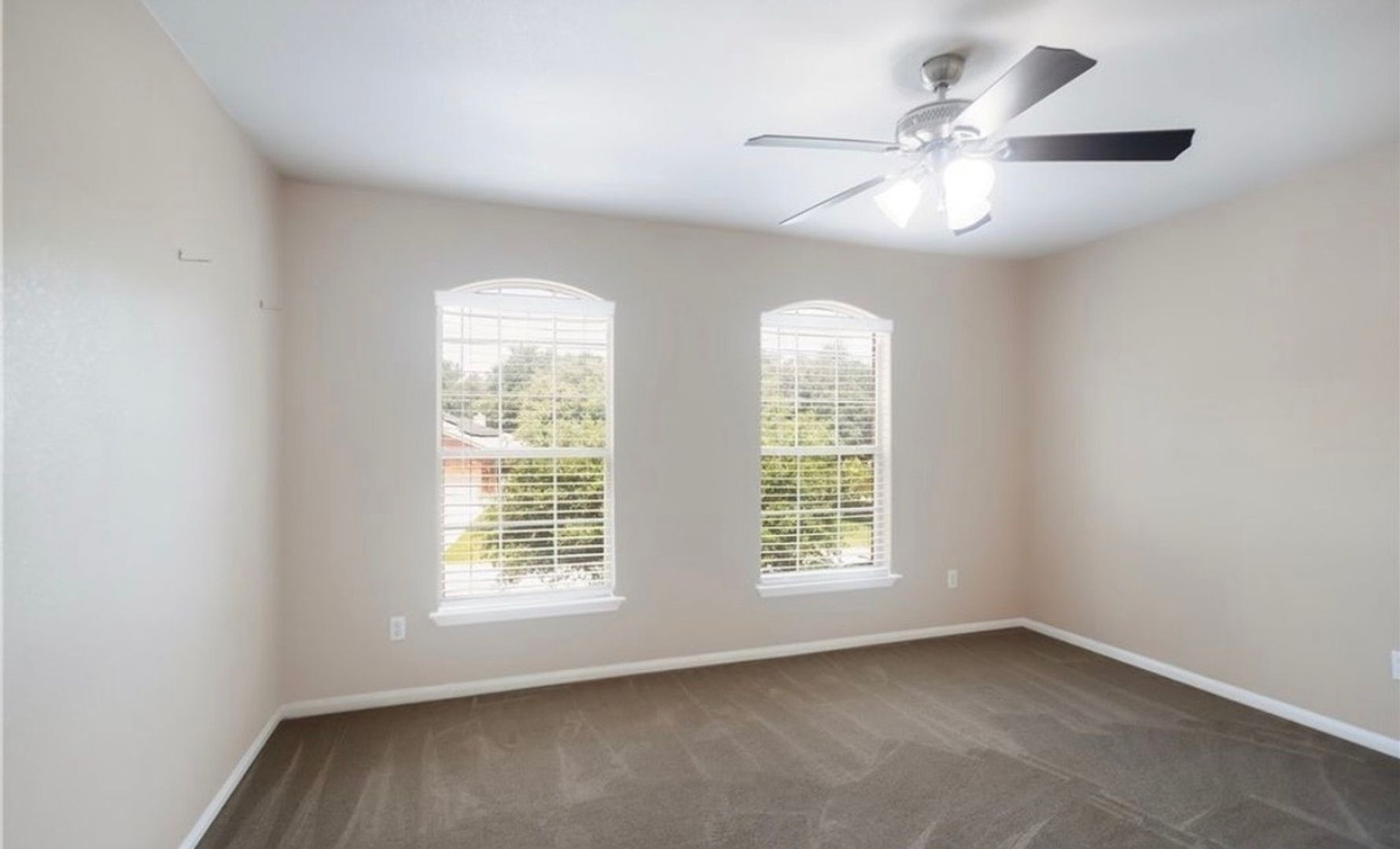 Building Photo - 308 Ponderosa Dr