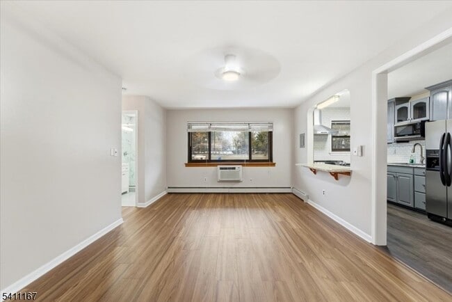 Building Photo - 401 US-22