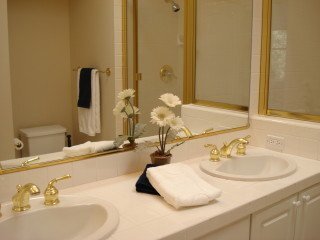 Building Photo - Gorgeous, Well-Maintained Two-Story Townhome Available Now!