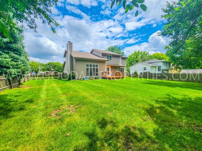 Building Photo - Executive 4 Bedroom Home in West Des Moine...