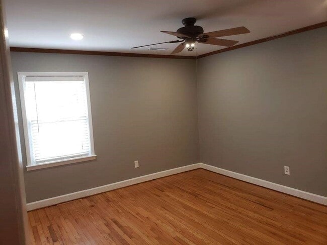 Building Photo - *November Move in Savings* This exclusive ...