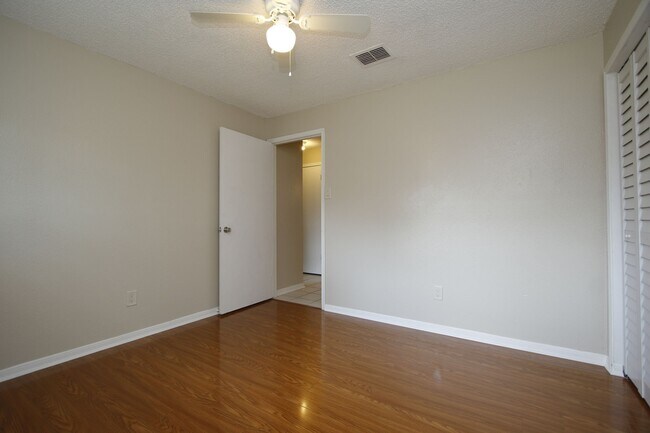 Building Photo - 2207 Whiteback Dr