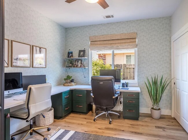 Building Photo - Beautiful Custom East Redding Home with a ...