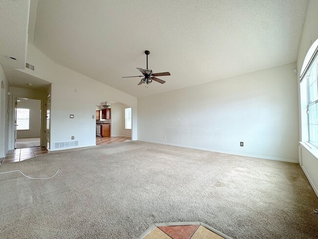 Building Photo - East El Paso 3 bed Refrig A/C