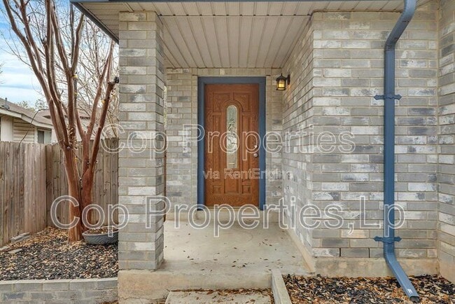 Building Photo - 6414 Maverick Oak Dr
