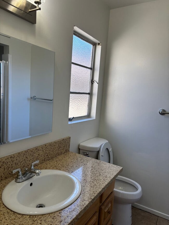 Building Photo - 3513 W Alameda Ave