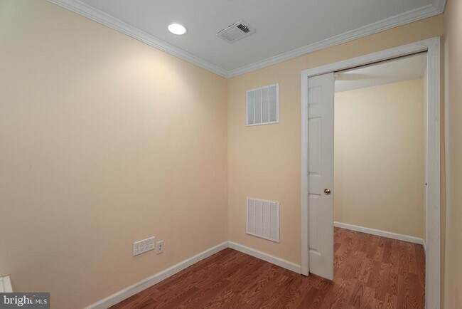 Building Photo - 40 Kennedy Ct