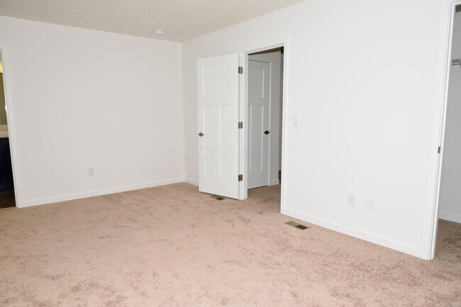 Building Photo - 130 Dusky Willow Dr