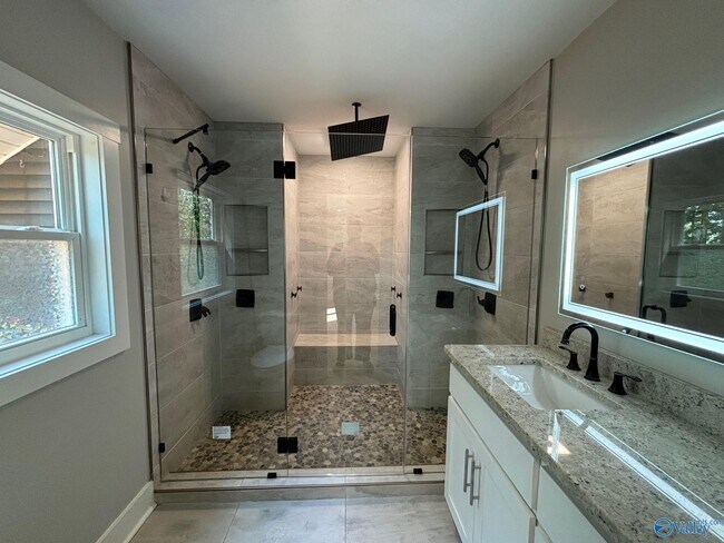 Building Photo - 245 Pine Ridge Rd