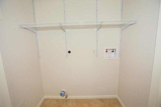 Building Photo - 3207 E Heatherock Cir