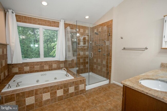 Building Photo - 13076 Dove Tree Ct