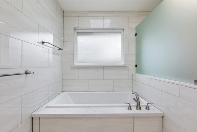 Building Photo - 2019 Brimberry St