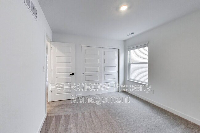 Building Photo - 4543 Nokes Pl